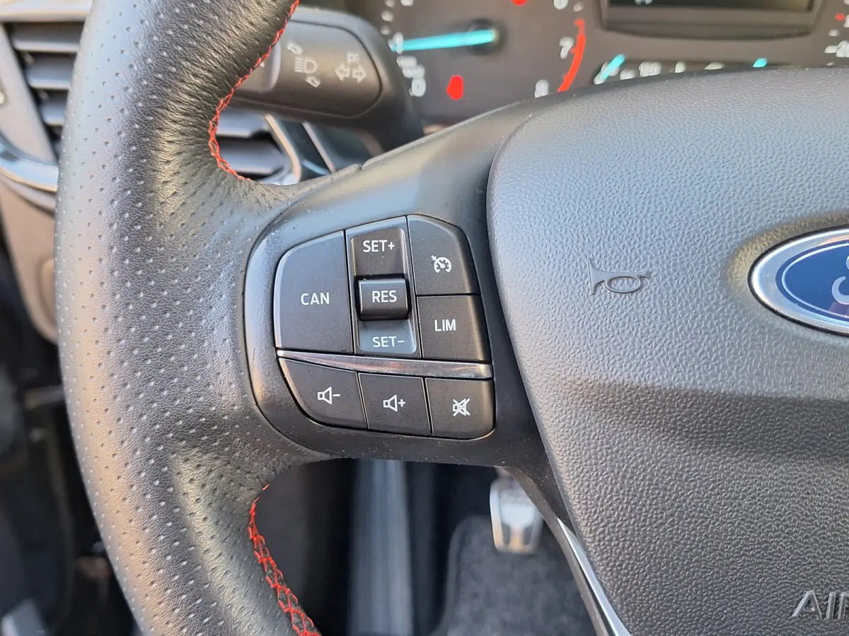 1.0 EcoBoost ST-Line /Navi/Clima/Apple/Android/Cruise/Pdc/Garantie