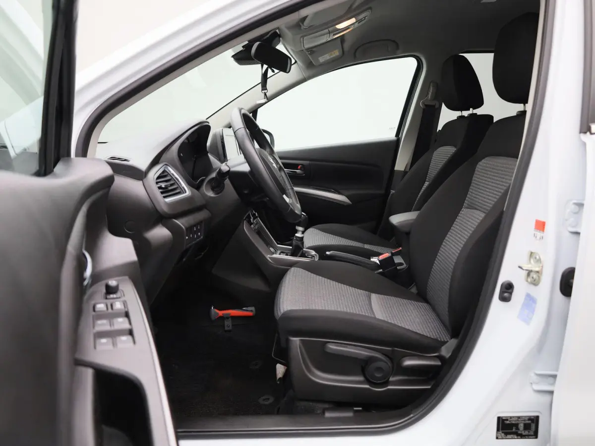 1.4 Boosterjet Select Smart Hybrid | ACHTERUITRIJCAMERA | APPLE CARPLAY - ANDROID AUTO | STOELVERWARMING | DODEHOEK DETECTIE | PARKEERSENSOREN | CLIMATE CONTROL | ADAPTIVE CRUISE CONTROL |