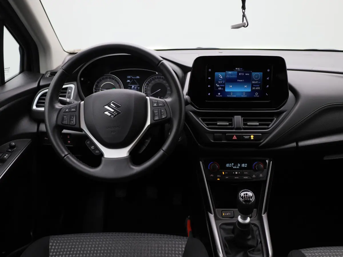 1.4 Boosterjet Select Smart Hybrid | ACHTERUITRIJCAMERA | APPLE CARPLAY | CLIMATE CONTROL |