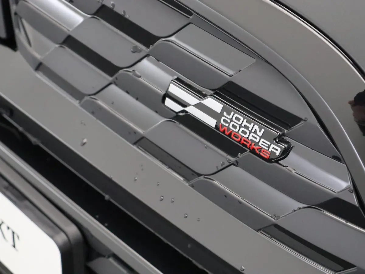 SE John Cooper Works + Pakket M + Getint Glas + Pano