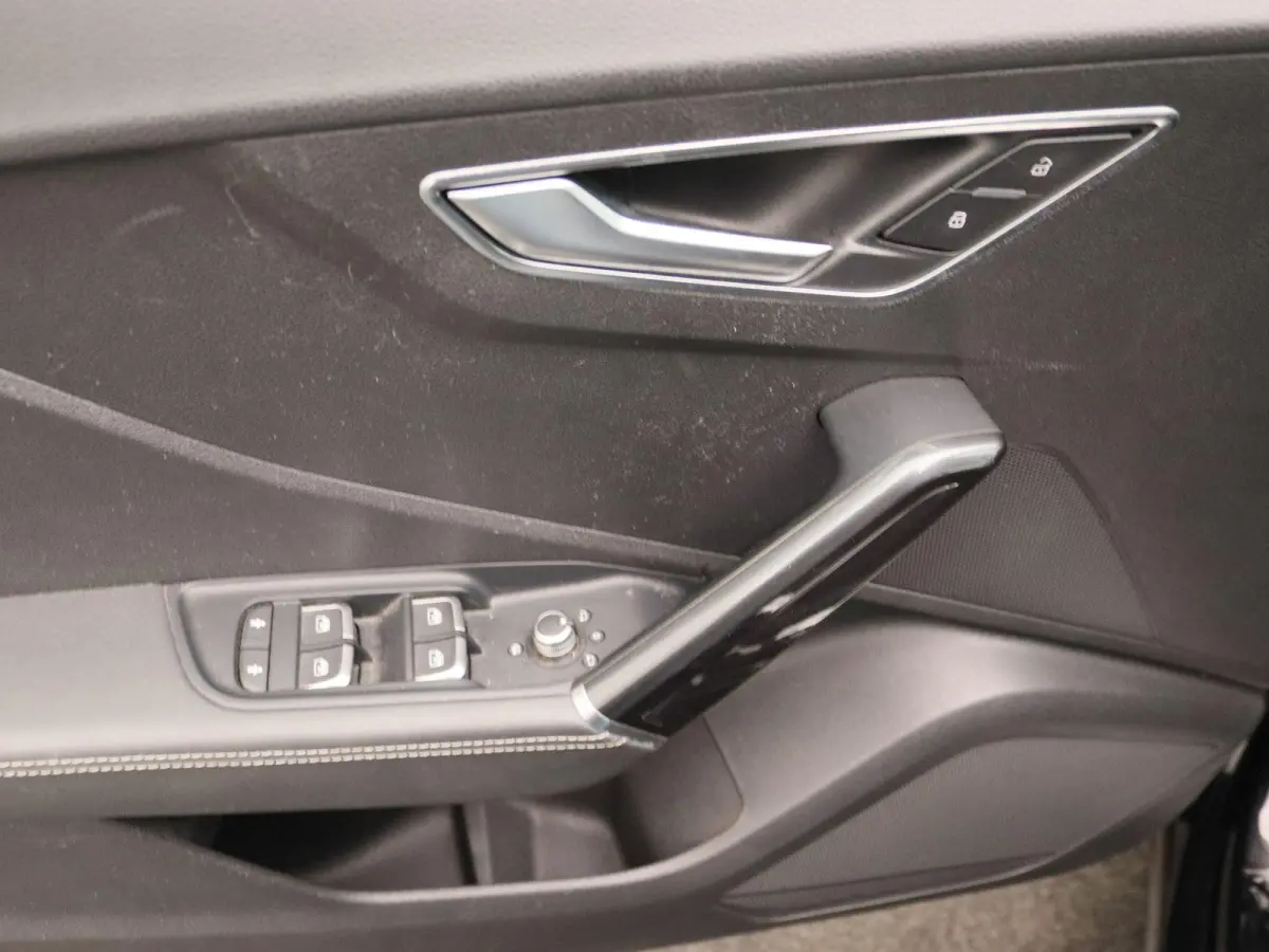 1.0 TFSI #limited | Airconditioning | Cruise Control | Lichtmetalen Velgen |