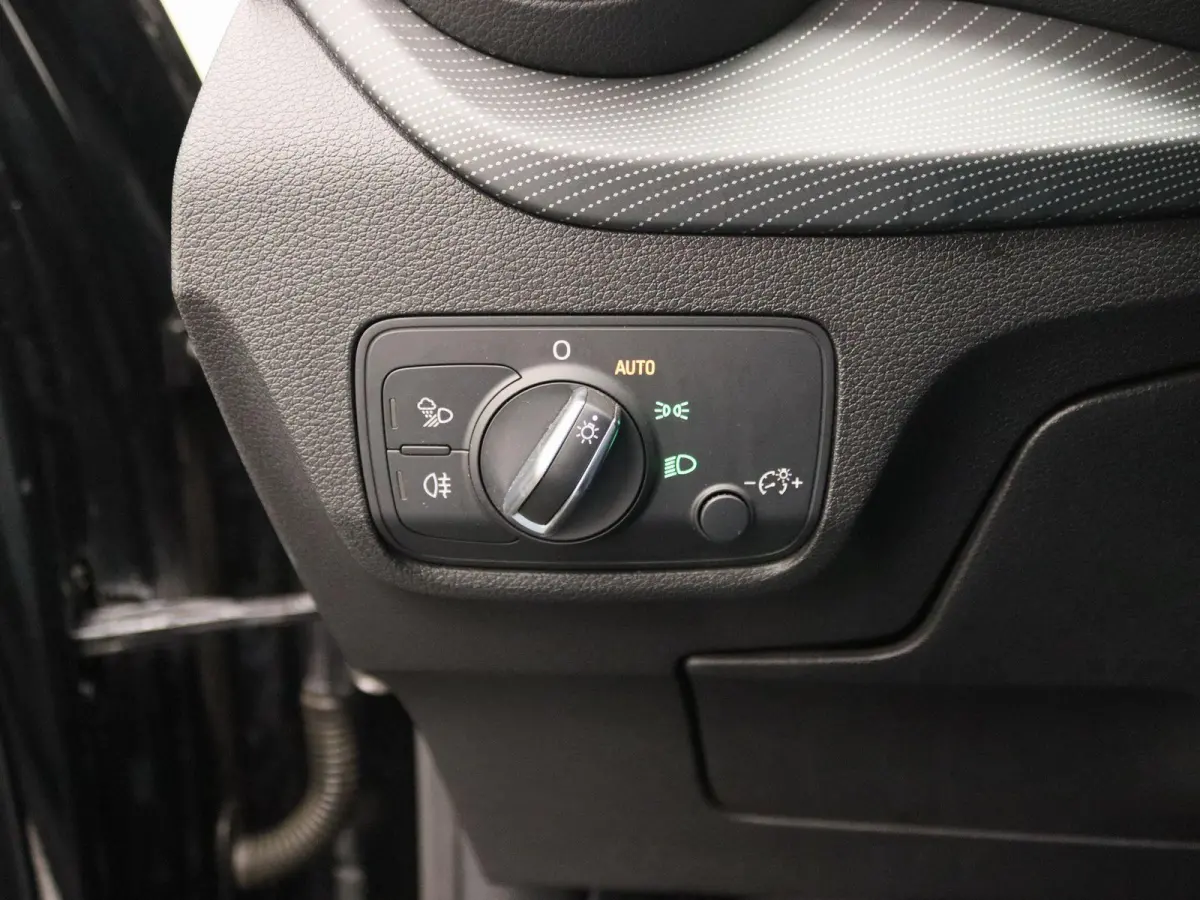 1.0 TFSI #limited | Airconditioning | Cruise Control | Lichtmetalen Velgen |