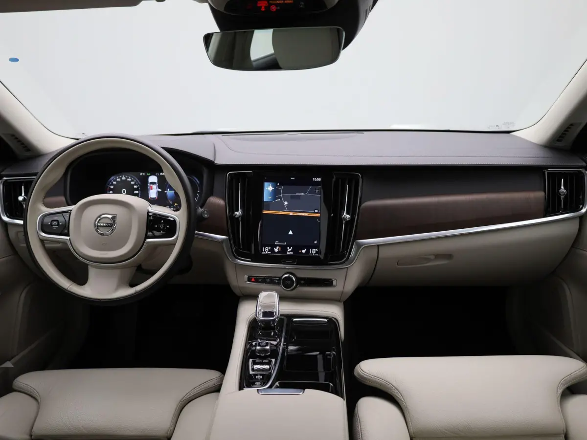 2.0 T6 AWD Inscription | Navigatie | Trekhaak | Apple Carplay / Android Auto | Cruise Control | Leder | Stoel-/ Stuur verwarming | Parkeersensoren achter | Climate Control | Lane Assist | LM