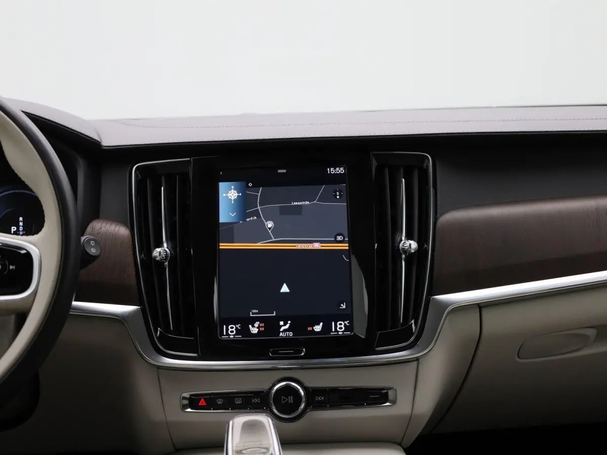 2.0 T6 AWD Inscription | Navigatie | Trekhaak | Apple Carplay / Android Auto | Cruise Control | Leder | Stoel-/ Stuur verwarming | Parkeersensoren achter | Climate Control | Lane Assist | LM