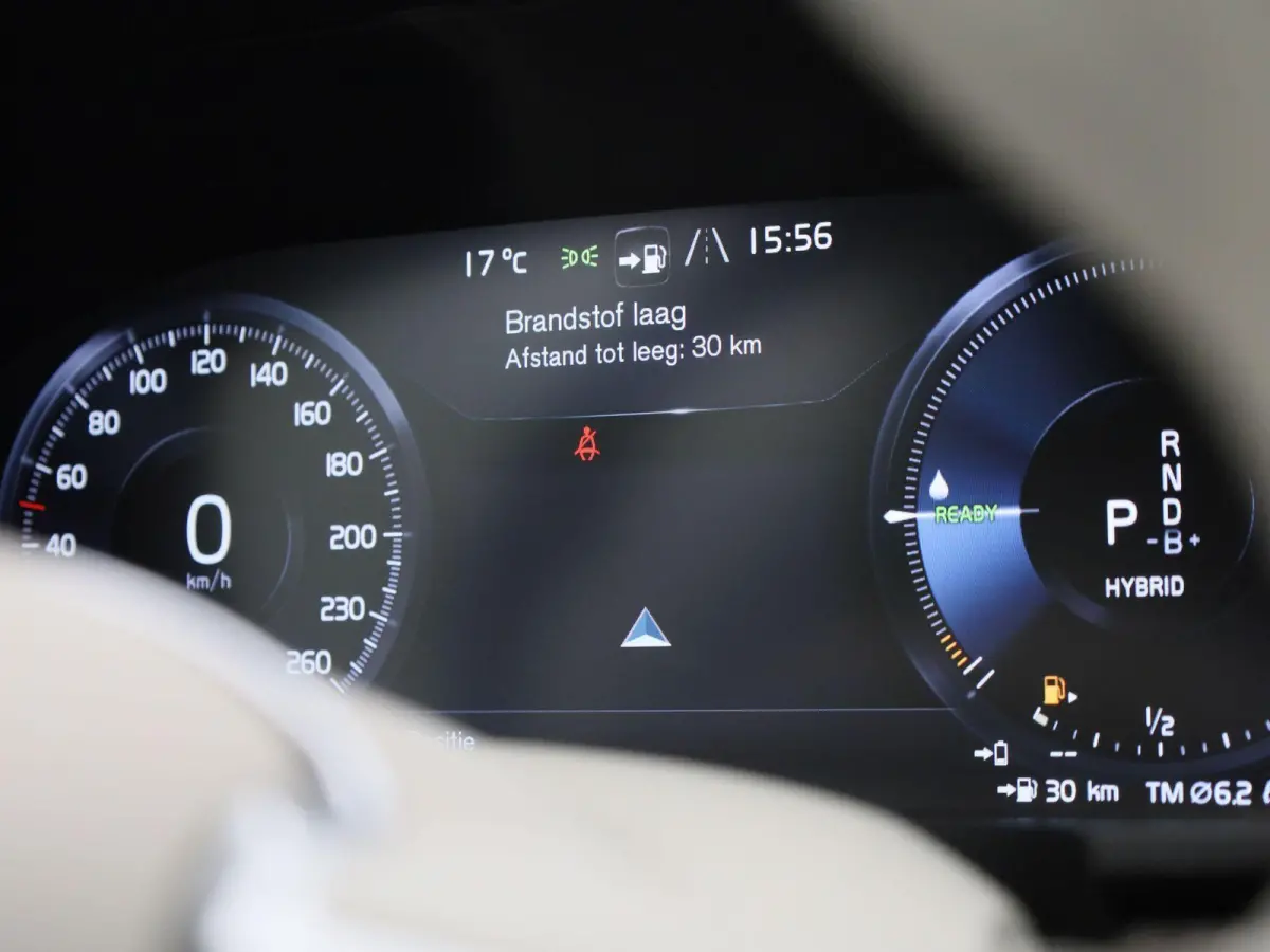 2.0 T6 AWD Inscription | Navigatie | Trekhaak | Apple Carplay / Android Auto | Cruise Control | Leder | Stoel-/ Stuur verwarming | Parkeersensoren achter | Climate Control | Lane Assist | LM