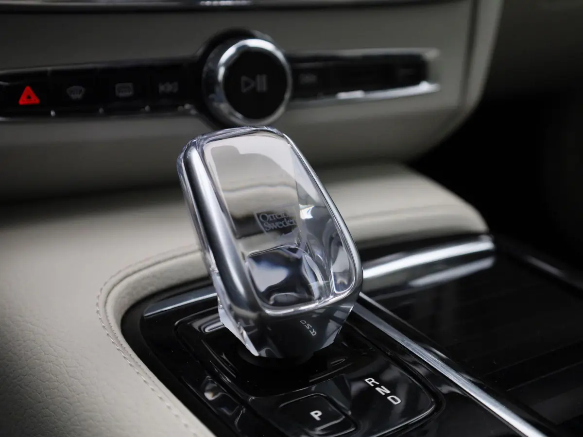 2.0 T6 AWD Inscription | Navigatie | Trekhaak | Apple Carplay / Android Auto | Cruise Control | Leder | Stoel-/ Stuur verwarming | Parkeersensoren achter | Climate Control | Lane Assist | LM