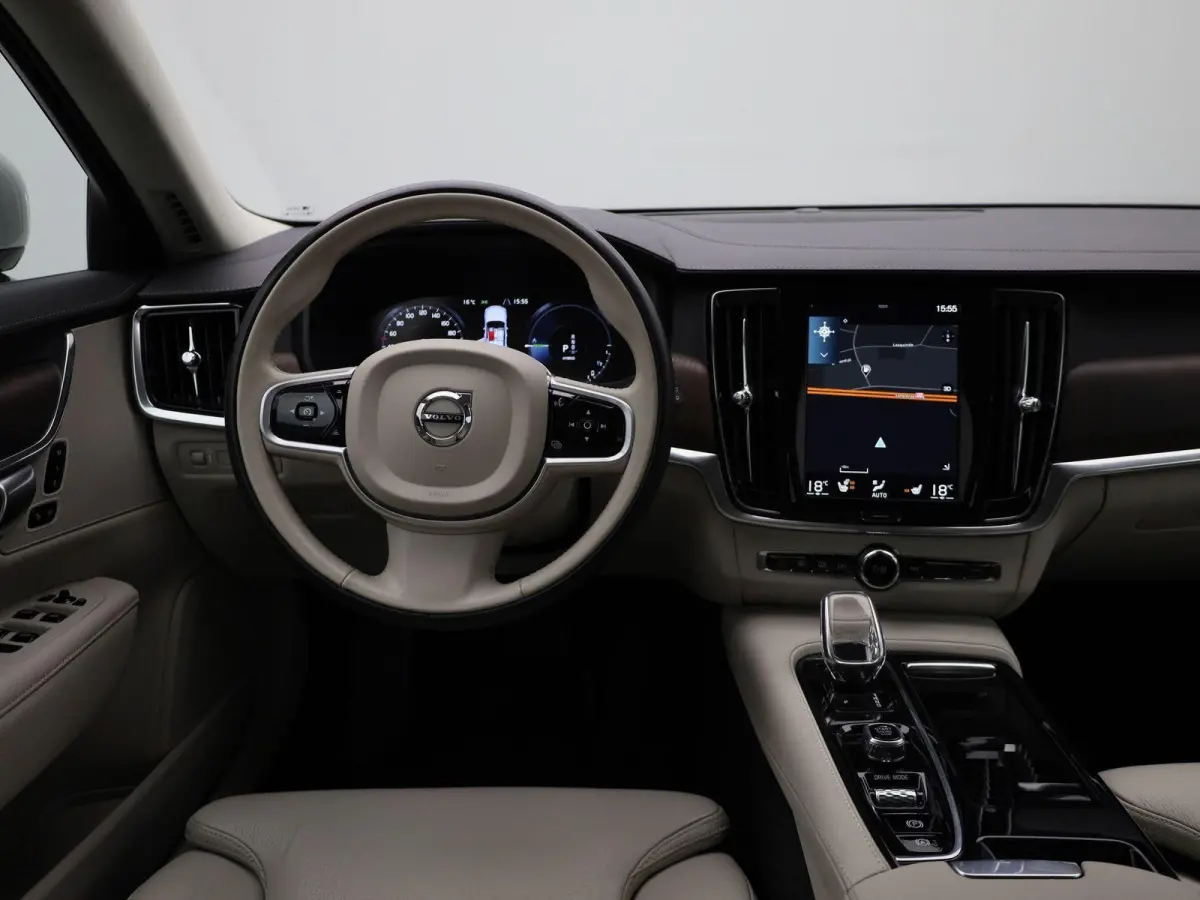 2.0 T6 AWD Inscription | Navigatie | Trekhaak | Apple Carplay / Android Auto | Cruise Control | Leder | Stoel-/ Stuur verwarming | Parkeersensoren achter | Climate Control | Lane Assist | LM