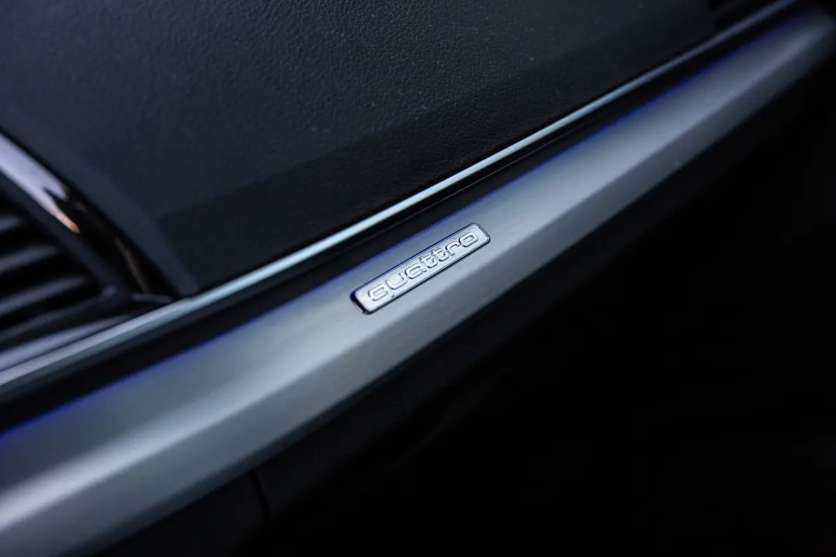 55 TFSI e Quattro S edition , Adap. cruise, Carplay, Camera, S-Line