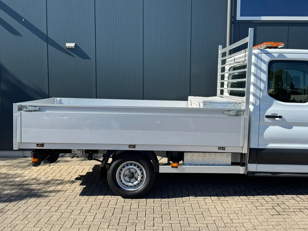 350 2.0 TDCI L3H1 * Hydraulische kiep * Dub. cabine * Airco * Zwaailamp *