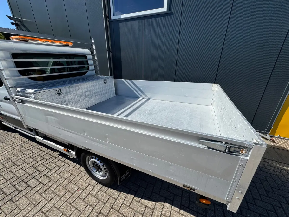 350 2.0 TDCI L3H1 * Hydraulische kiep * Dub. cabine * Airco * Zwaailamp *