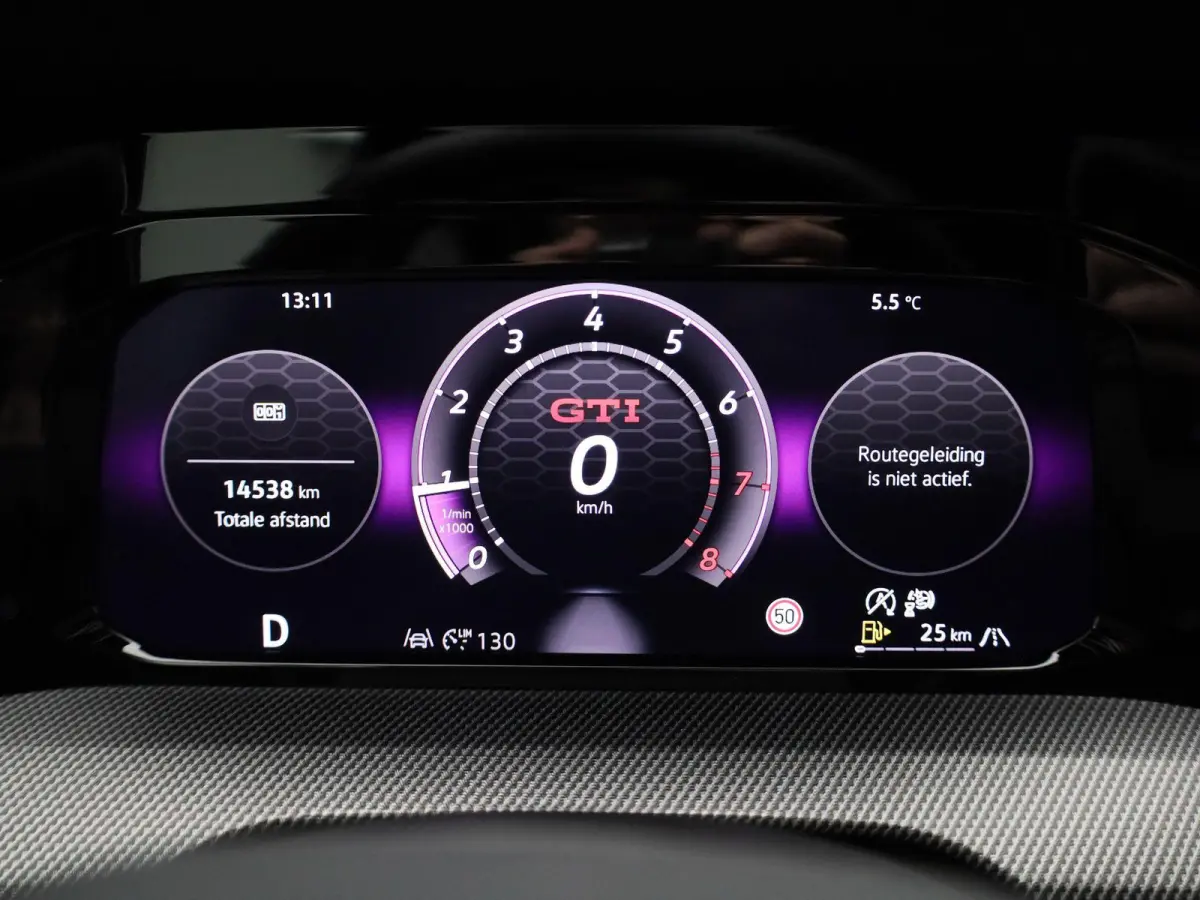 2.0 TSI GTI Clubsport 301 PK| Panoramadak | 19 Inch Velgen | LED Matrix | 3D Ledachterlichten | Black Style | Head-Up-Display | Achteruitrijcamera | Navigatie