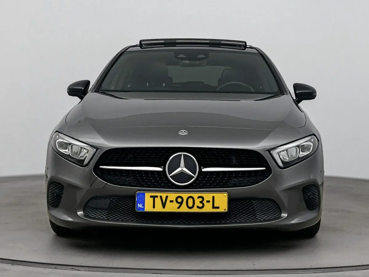 220 Launch Edition AMG | PANORAMADAK | NAVIGATIE | CAMERA | HALF-LEDER