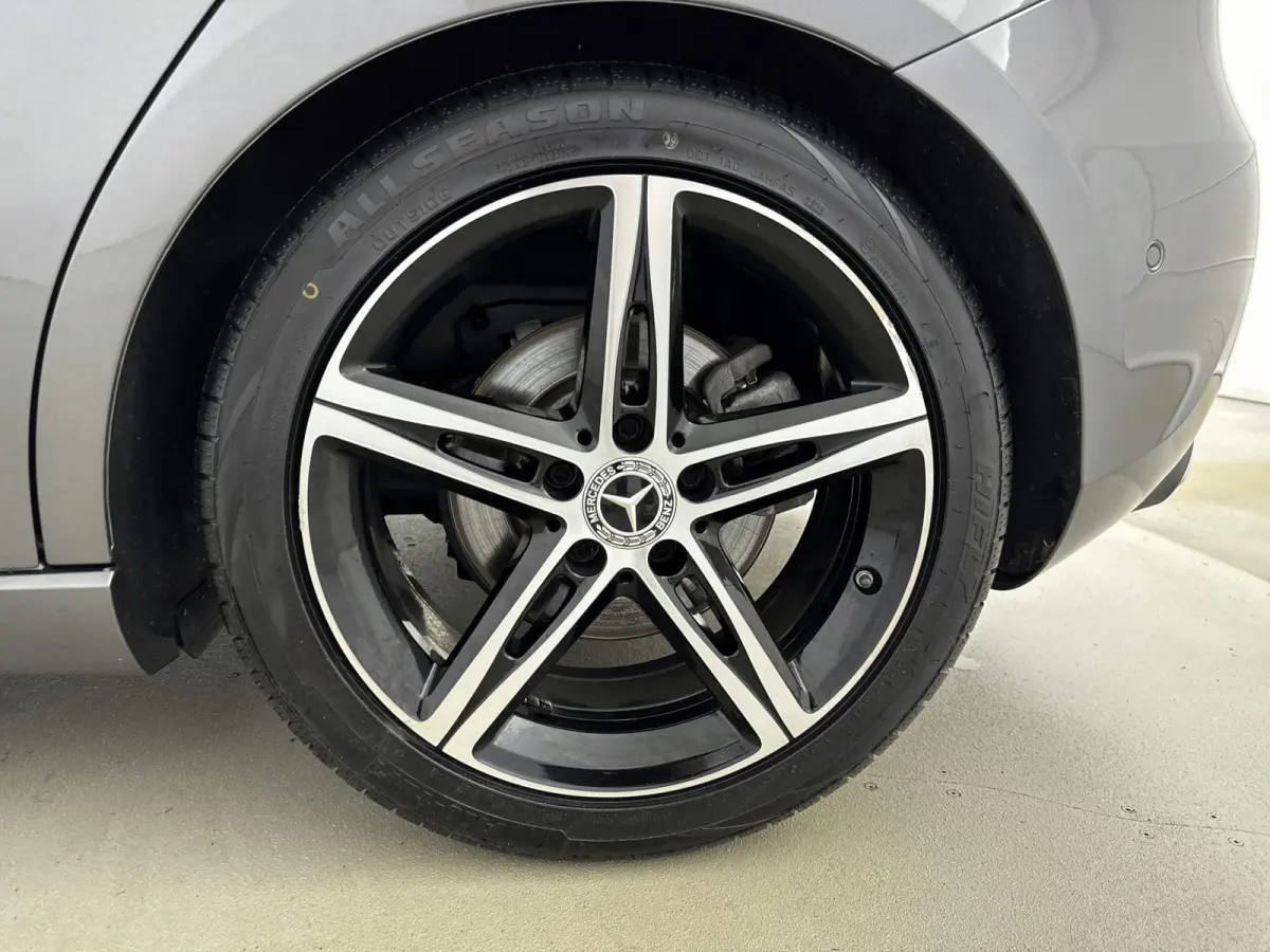 220 Launch Edition AMG | PANORAMADAK | NAVIGATIE | CAMERA | HALF-LEDER