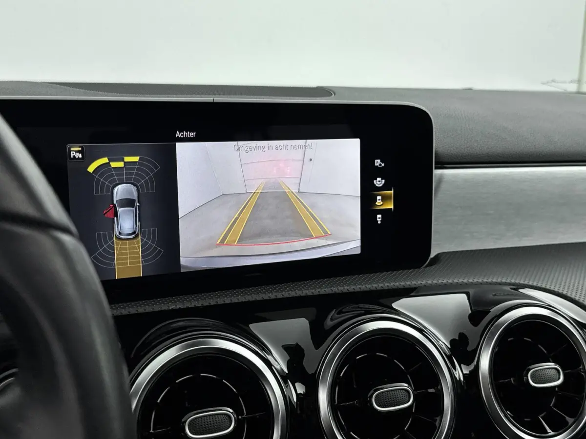 220 Launch Edition AMG | PANORAMADAK | NAVIGATIE | CAMERA | HALF-LEDER