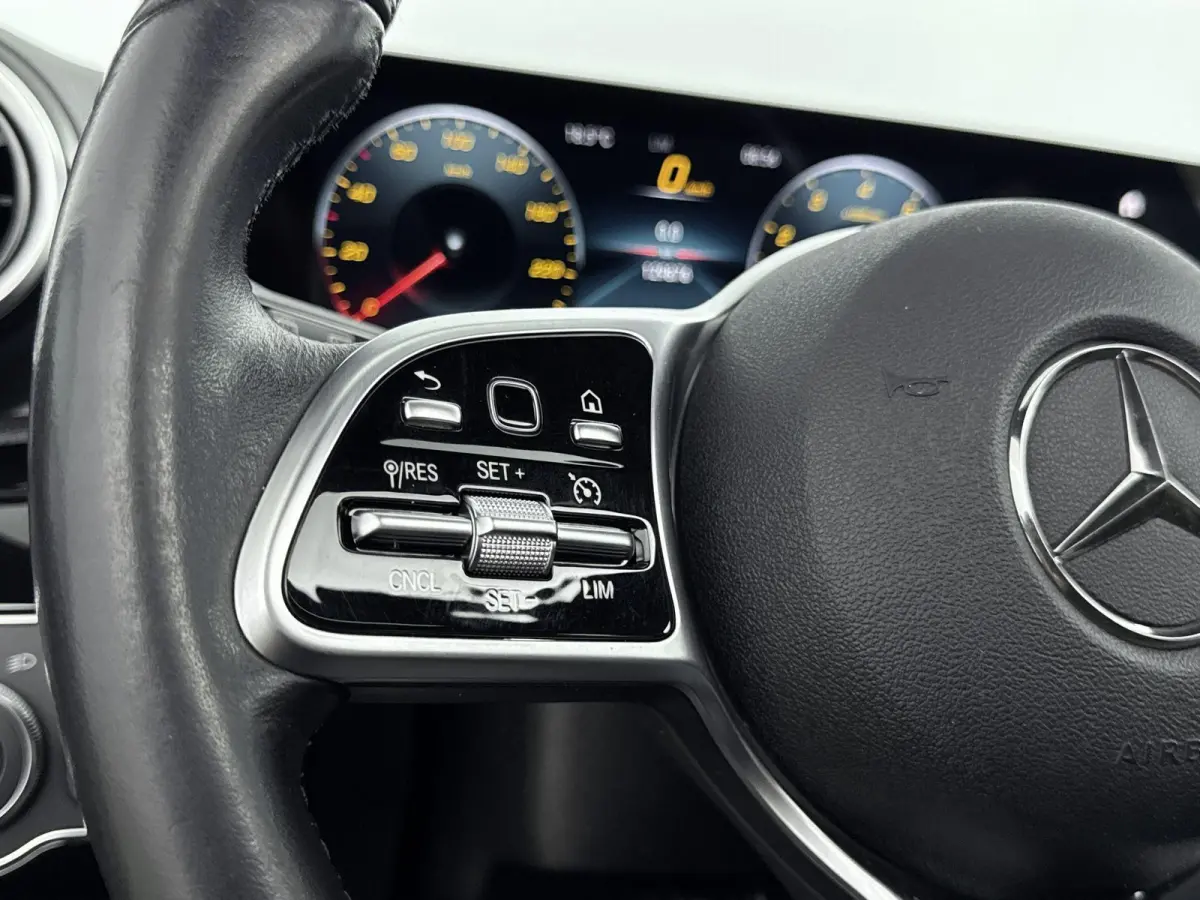 220 Launch Edition AMG | PANORAMADAK | NAVIGATIE | CAMERA | HALF-LEDER