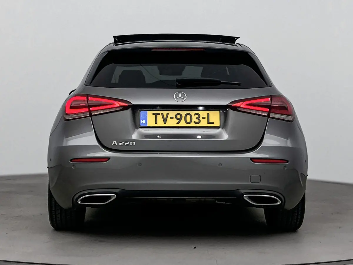 220 Launch Edition AMG | PANORAMADAK | NAVIGATIE | CAMERA | HALF-LEDER