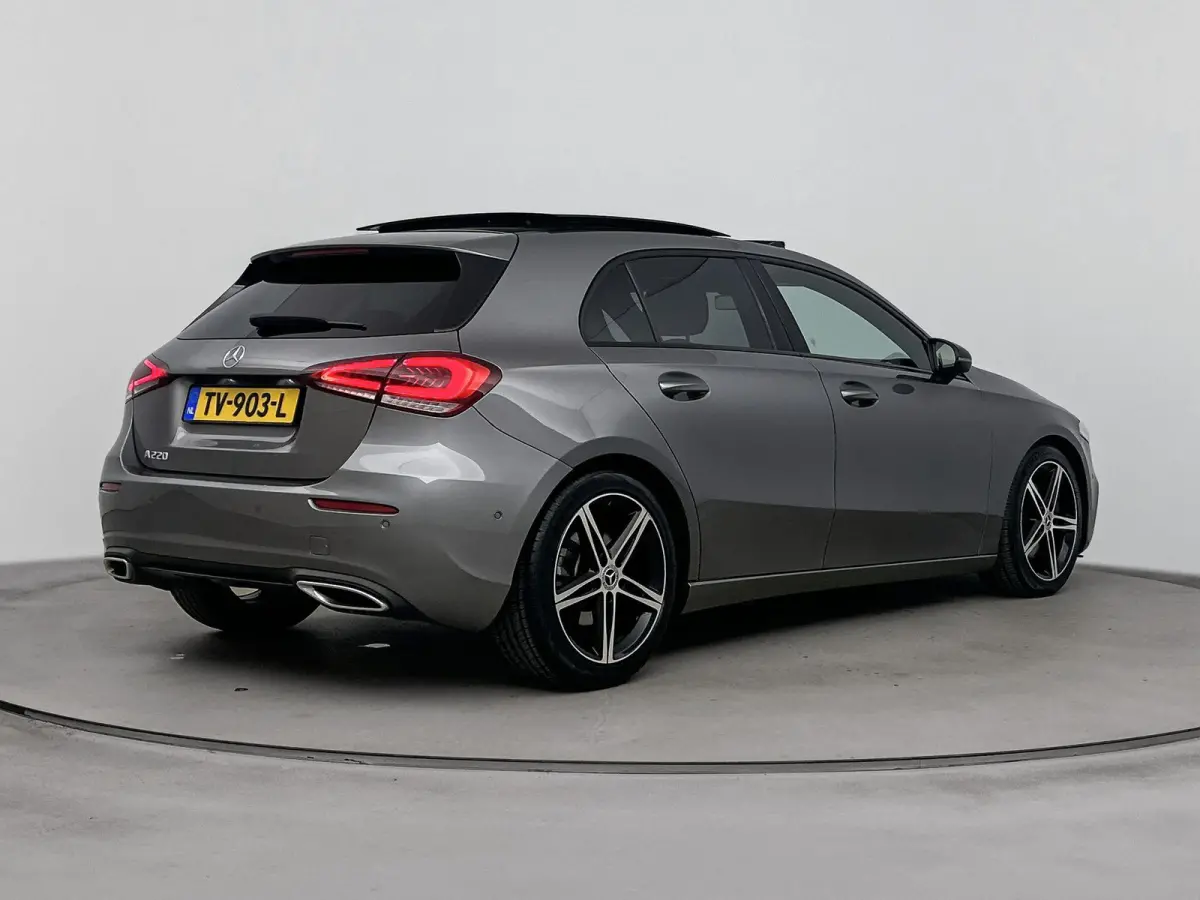 220 Launch Edition AMG | PANORAMADAK | NAVIGATIE | CAMERA | HALF-LEDER