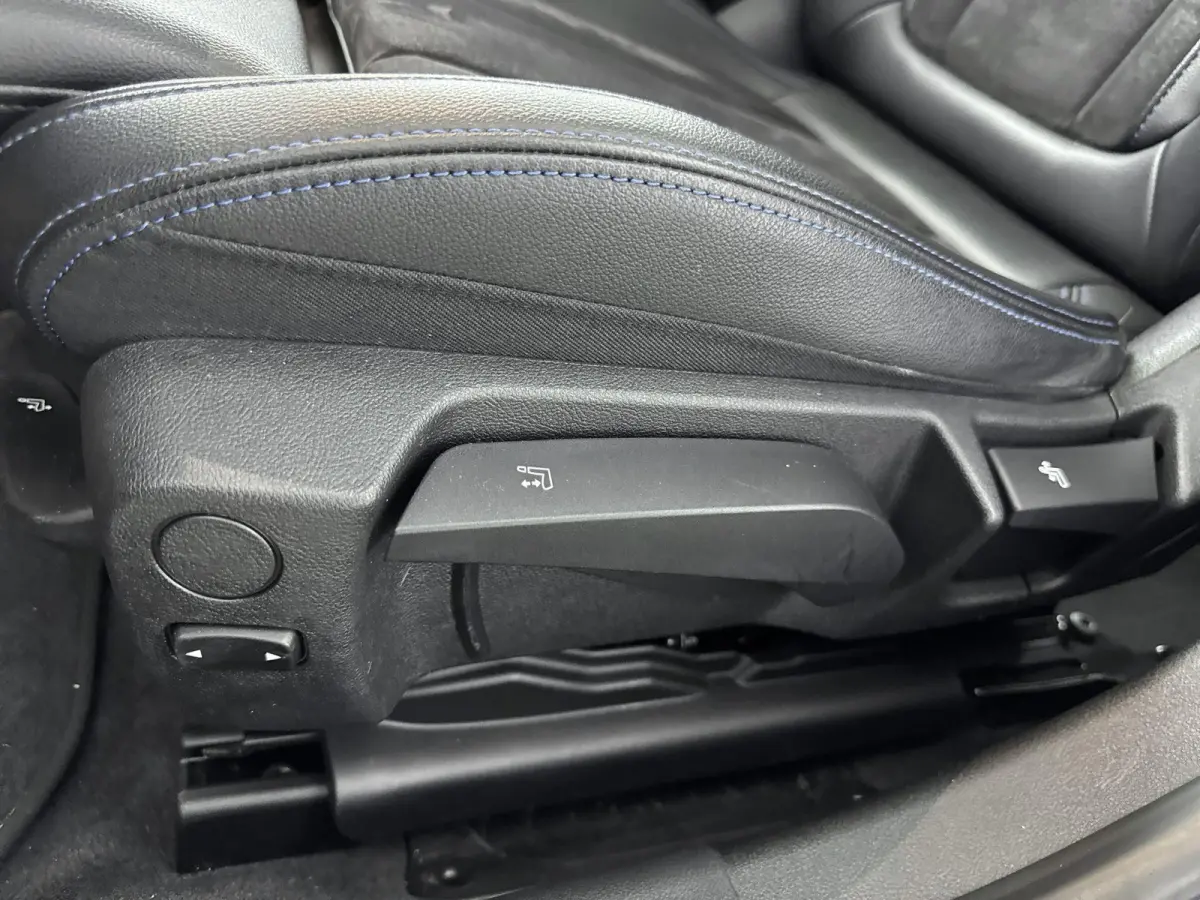 330e High Executive | LEDER | PANORAMADAK | STOEL-STUURVERWARMING | ELEK.ACHTERKLEP | CAMERA |