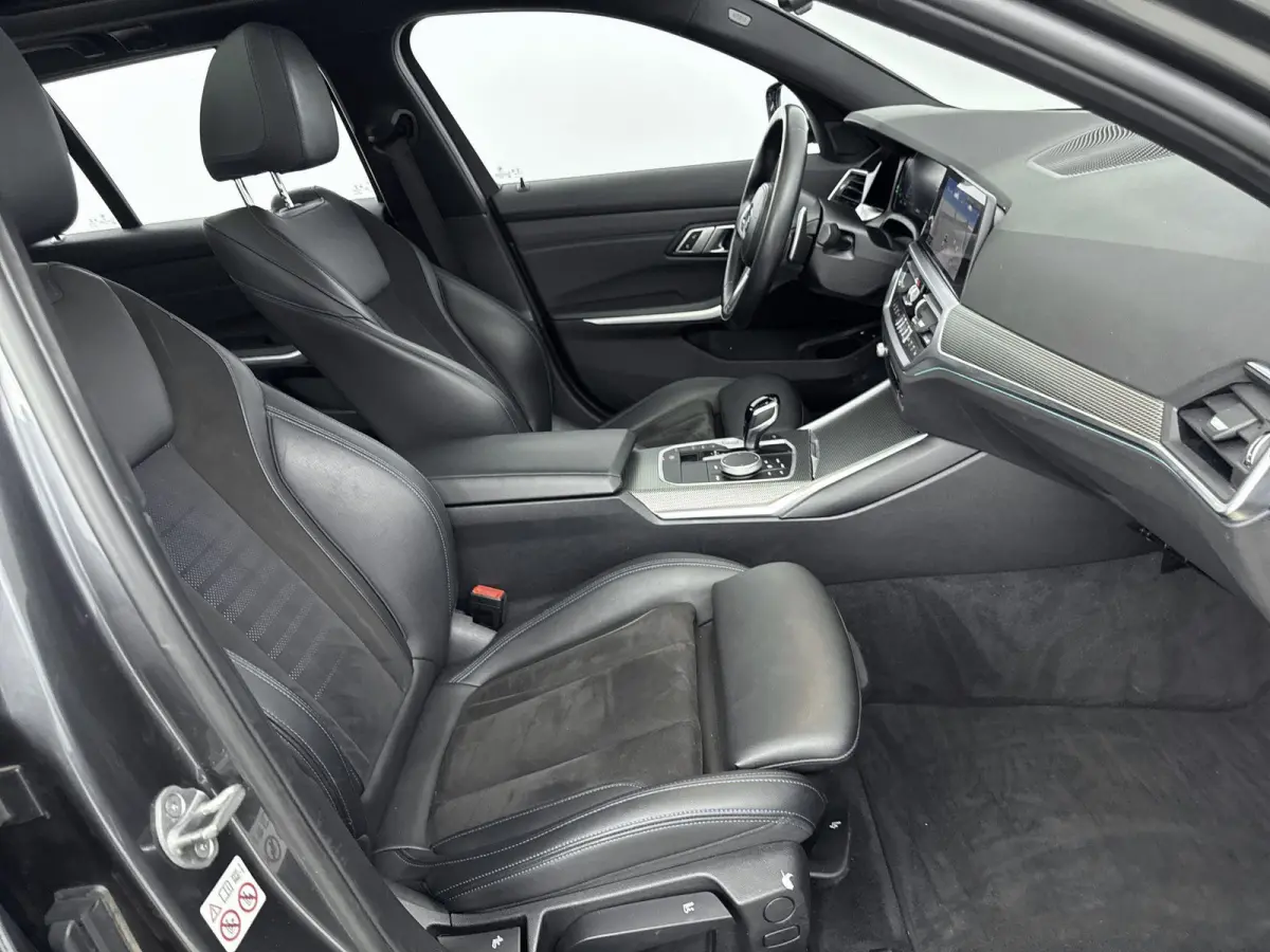 330e High Executive | LEDER | PANORAMADAK | STOEL-STUURVERWARMING | ELEK.ACHTERKLEP | CAMERA |