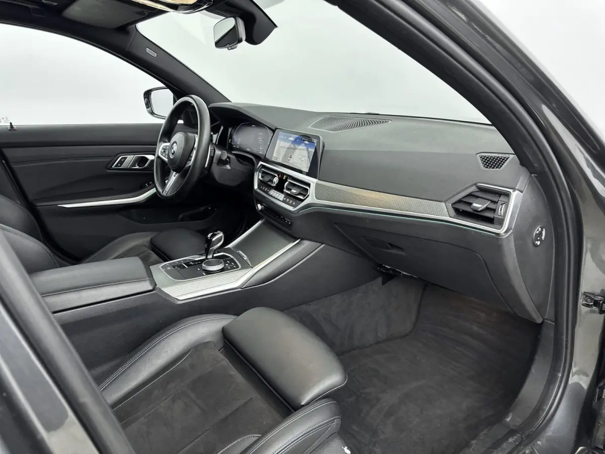 330e High Executive | LEDER | PANORAMADAK | STOEL-STUURVERWARMING | ELEK.ACHTERKLEP | CAMERA |