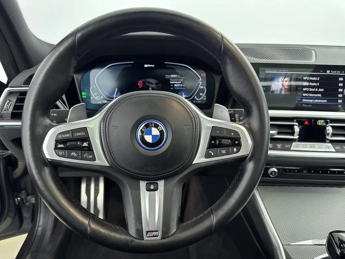 330e High Executive | LEDER | PANORAMADAK | STOEL-STUURVERWARMING | ELEK.ACHTERKLEP | CAMERA |