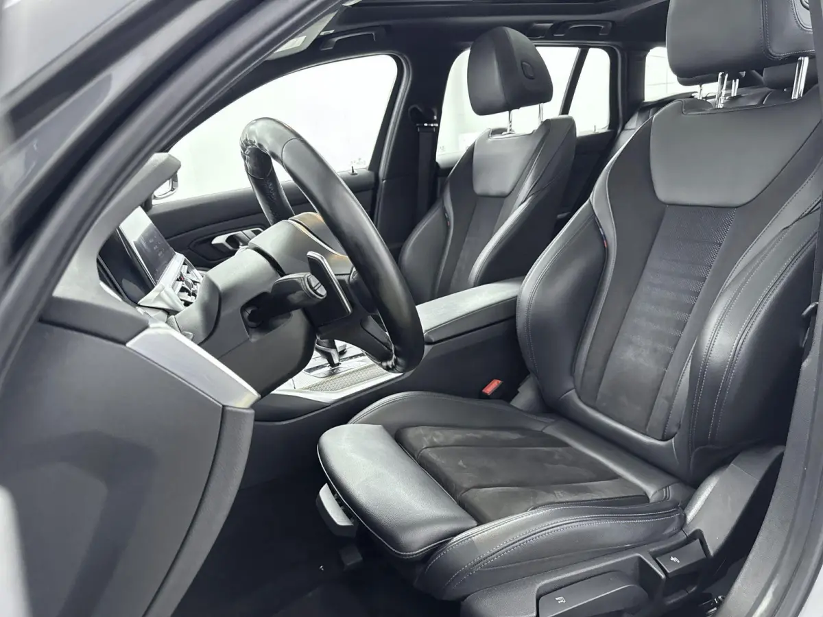 330e High Executive | LEDER | PANORAMADAK | STOEL-STUURVERWARMING | ELEK.ACHTERKLEP | CAMERA |