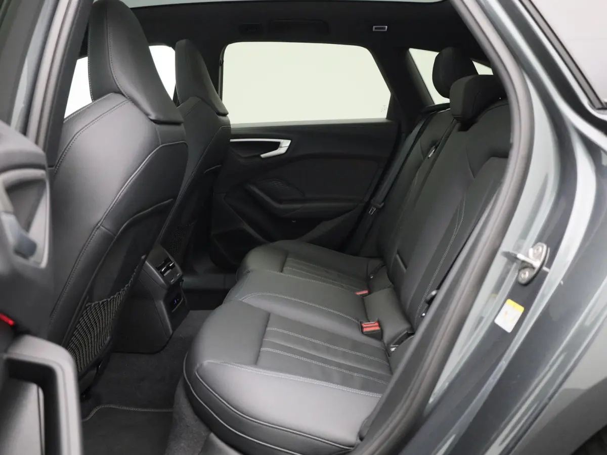 Avant 2.0 quattro S edition 299 PK | Navigatie | Leder | Camera | 20 Inch Velgen |