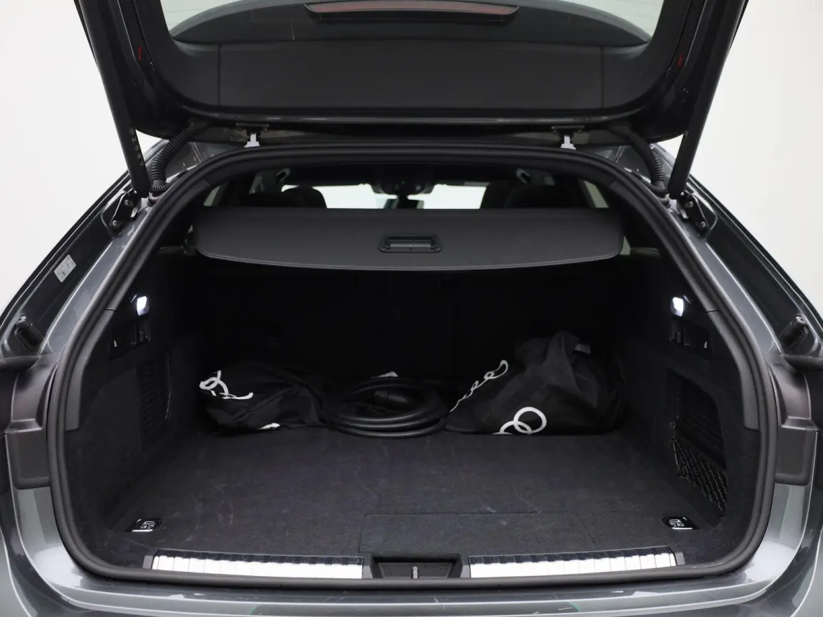 Avant 2.0 quattro S edition 299 PK | Navigatie | Leder | Camera | 20 Inch Velgen |