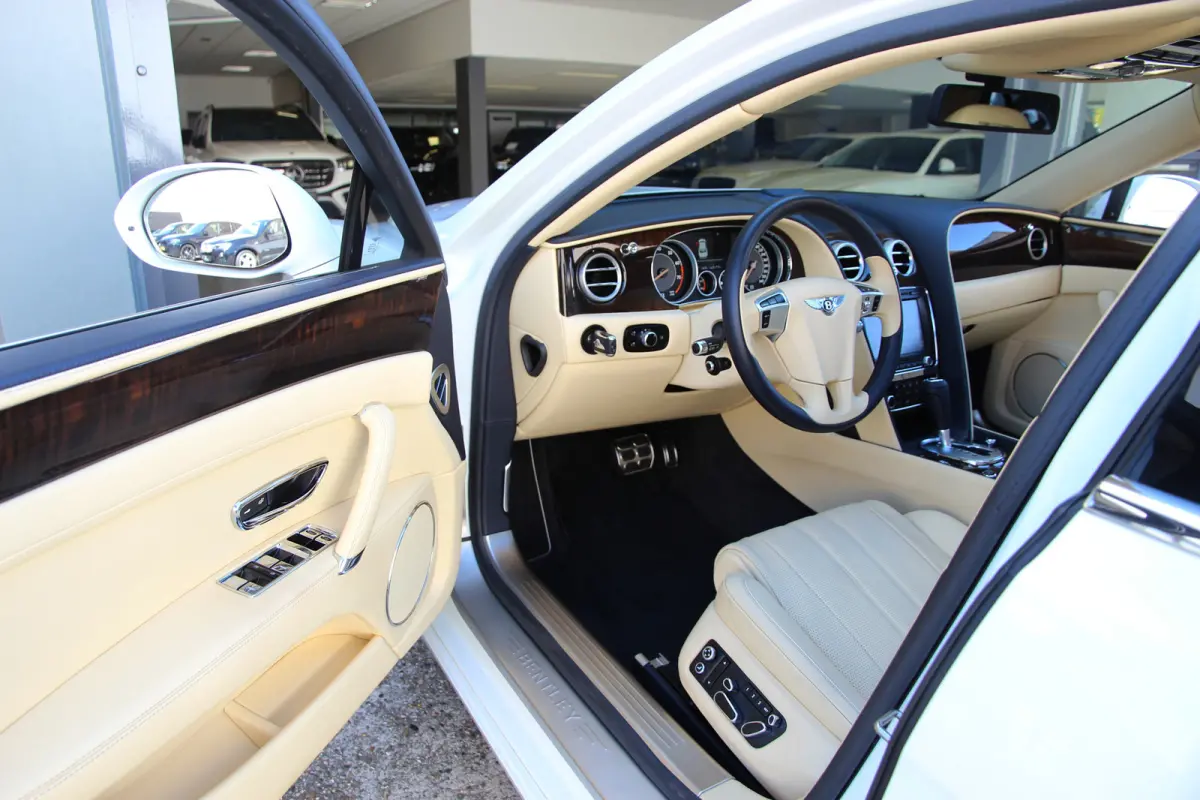 4.0 V8 | BTW | Pano | Massage | Ventilatie | Memory