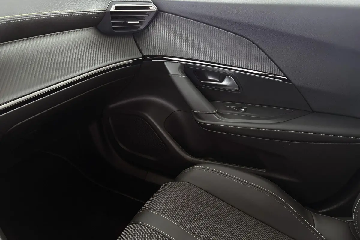 1.2 Hybrid 145 GT Adaptieve Cruise Dodehoek Navigatie Camera Voor