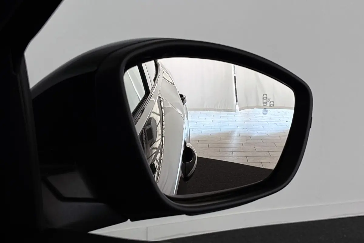 1.2 Hybrid 145 GT Adaptieve Cruise Dodehoek Navigatie Camera Voor