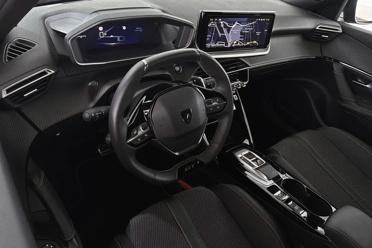 1.2 Hybrid 145 GT Adaptieve Cruise Dodehoek Navigatie Camera Voor