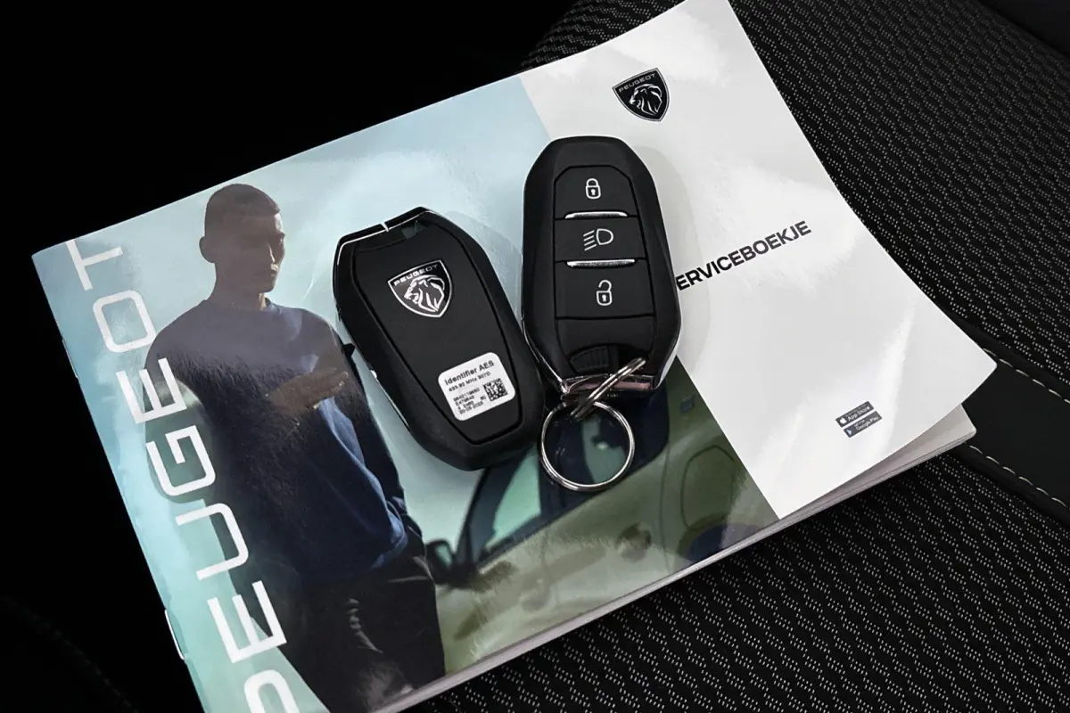1.2 Hybrid 145 GT Adaptieve Cruise Dodehoek Navigatie Camera Voor