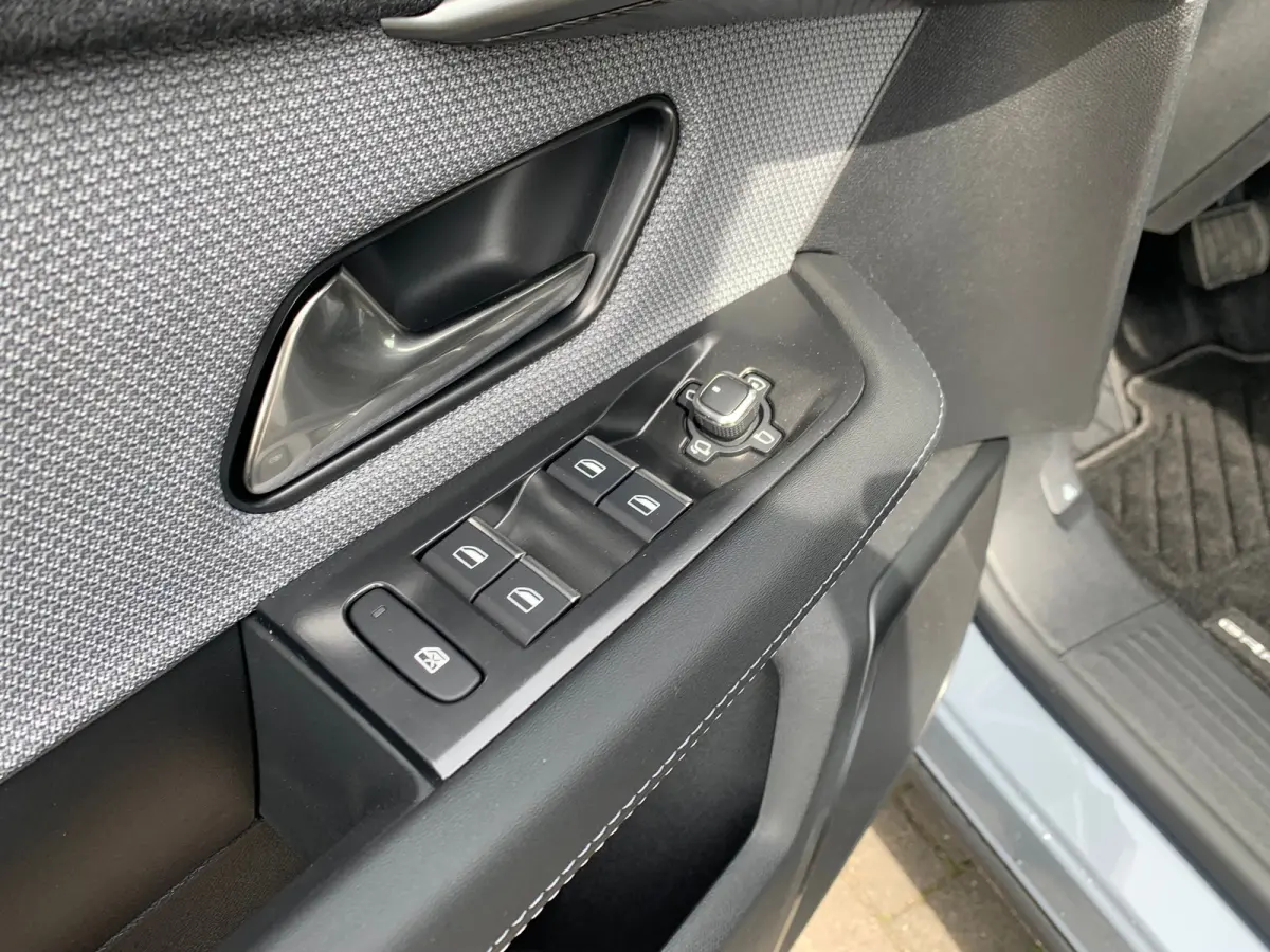 1.6 Turbo Plug-in-Hybrid GS 7,4 kW Lader | 360 Camera | Cruise Adaptief | Focal | HUD | Keyless | Navi | Pano | PDC V&A | Stoel-Stuurverwarming | Afneembare Trekhaak |