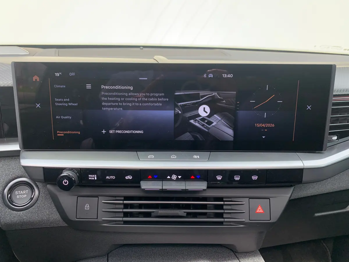 1.6 Turbo Plug-in-Hybrid GS 7,4 kW Lader | 360 Camera | Cruise Adaptief | Focal | HUD | Keyless | Navi | Pano | PDC V&A | Stoel-Stuurverwarming | Afneembare Trekhaak |