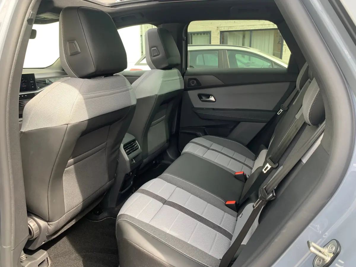 1.6 Turbo Plug-in-Hybrid GS 7,4 kW Lader | 360 Camera | Cruise Adaptief | Focal | HUD | Keyless | Navi | Pano | PDC V&A | Stoel-Stuurverwarming | Afneembare Trekhaak |