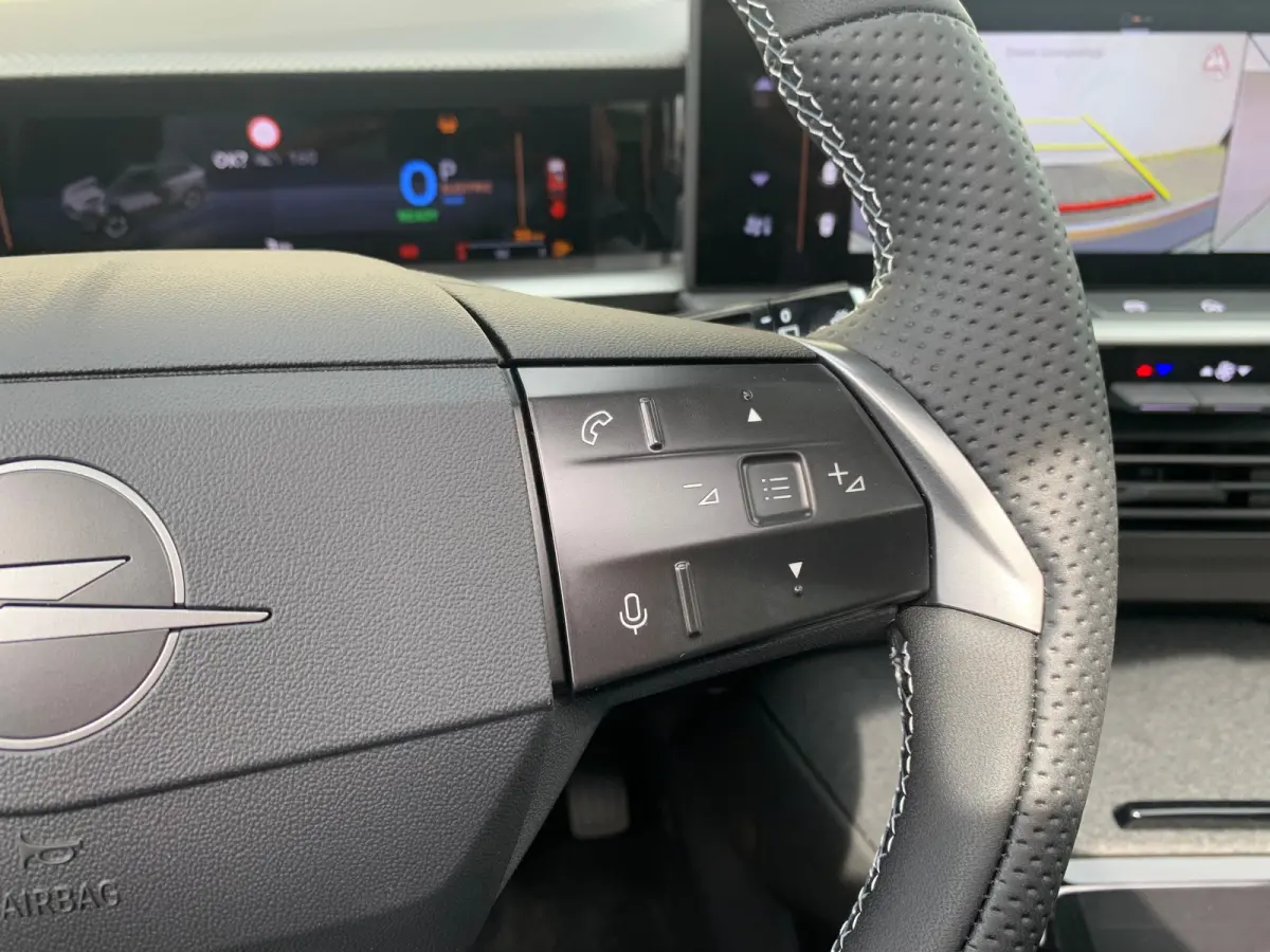 1.6 Turbo Plug-in-Hybrid GS 7,4 kW Lader | 360 Camera | Cruise Adaptief | Focal | HUD | Keyless | Navi | Pano | PDC V&A | Stoel-Stuurverwarming | Afneembare Trekhaak |