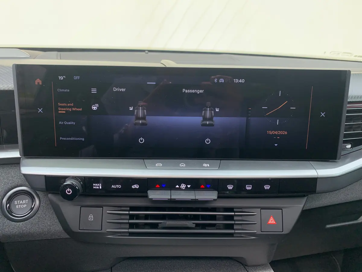 1.6 Turbo Plug-in-Hybrid GS 7,4 kW Lader | 360 Camera | Cruise Adaptief | Focal | HUD | Keyless | Navi | Pano | PDC V&A | Stoel-Stuurverwarming | Afneembare Trekhaak |
