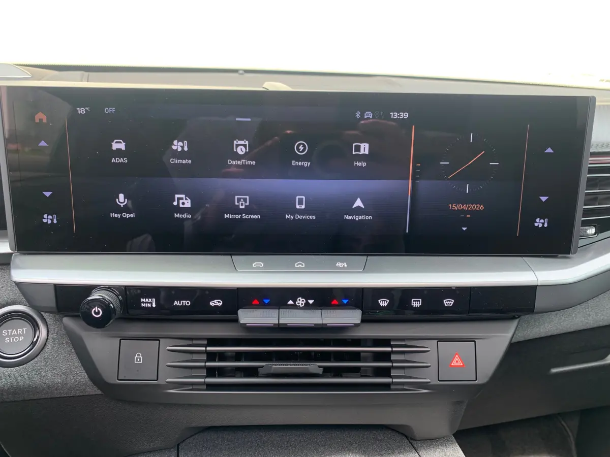 1.6 Turbo Plug-in-Hybrid GS 7,4 kW Lader | 360 Camera | Cruise Adaptief | Focal | HUD | Keyless | Navi | Pano | PDC V&A | Stoel-Stuurverwarming | Afneembare Trekhaak |