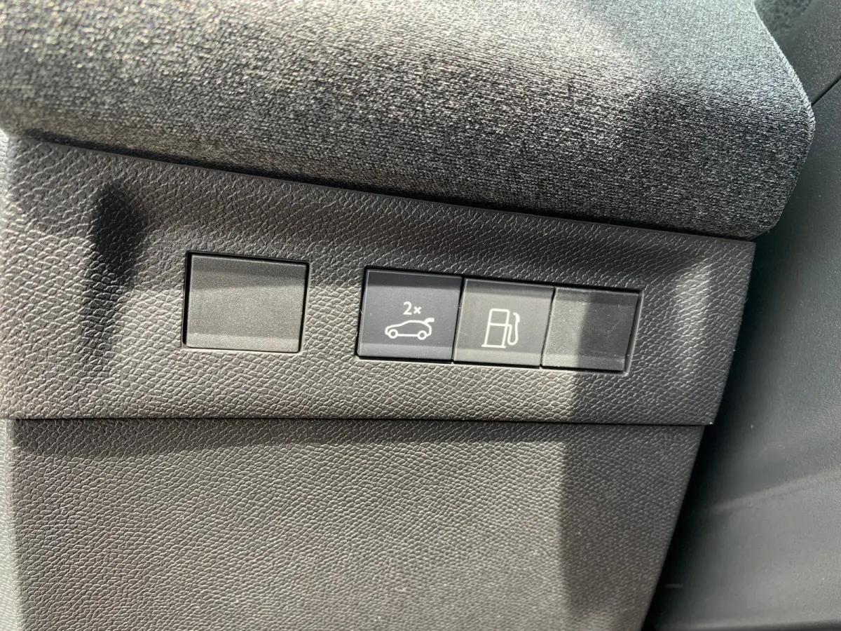 1.6 Turbo Plug-in-Hybrid GS 7,4 kW Lader | 360 Camera | Cruise Adaptief | Focal | HUD | Keyless | Navi | Pano | PDC V&A | Stoel-Stuurverwarming | Afneembare Trekhaak |