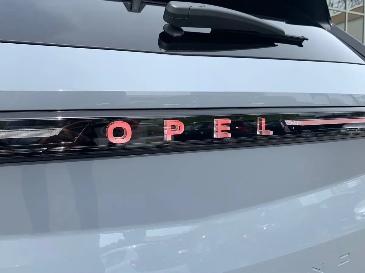 1.6 Turbo Plug-in-Hybrid GS 7,4 kW Lader | 360 Camera | Cruise Adaptief | Focal | HUD | Keyless | Navi | Pano | PDC V&A | Stoel-Stuurverwarming | Afneembare Trekhaak |