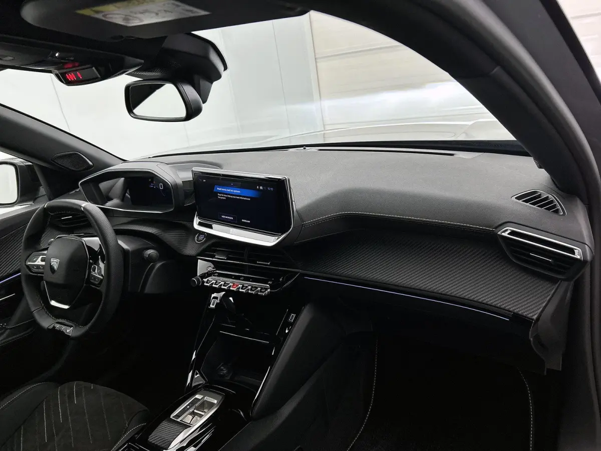 GT Hybrid 145 e-DSC6 | Navigatie | Elektrisch Verstelbare Bestuurderstoel | Camera Voor + Achter | Stoelverwarming | Dodehoekbewaking | Adaptieve Cruise Control | Apple CarPlay/Android Auto 