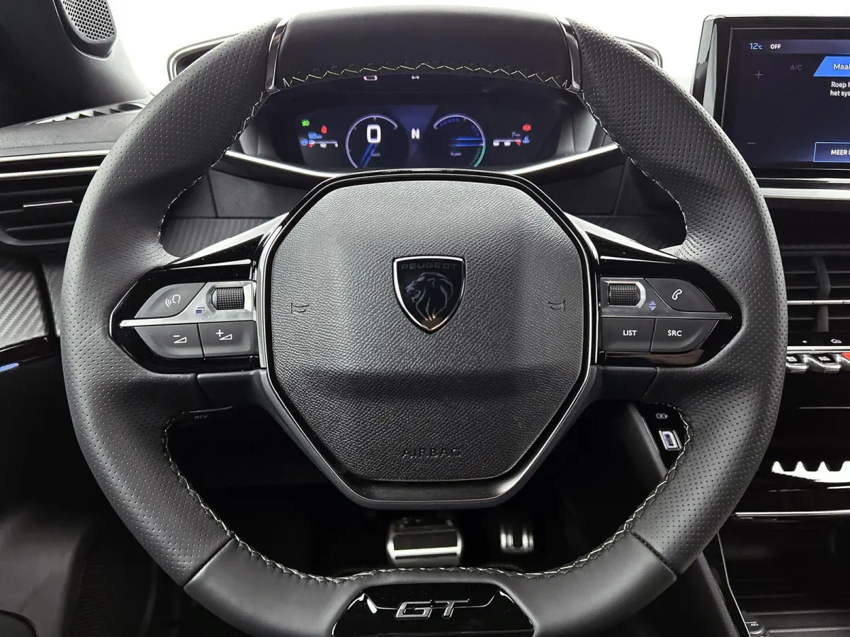 GT Hybrid 145 e-DSC6 | Navigatie | Elektrisch Verstelbare Bestuurderstoel | Camera Voor + Achter | Stoelverwarming | Dodehoekbewaking | Adaptieve Cruise Control | Apple CarPlay/Android Auto 