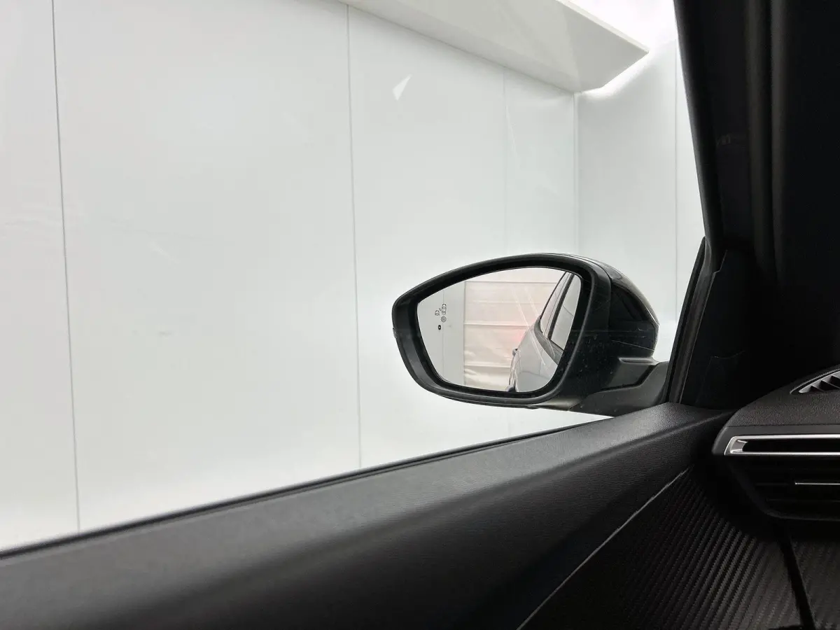 GT Hybrid 145 e-DSC6 | Navigatie | Elektrisch Verstelbare Bestuurderstoel | Camera Voor + Achter | Stoelverwarming | Dodehoekbewaking | Adaptieve Cruise Control | Apple CarPlay/Android Auto 