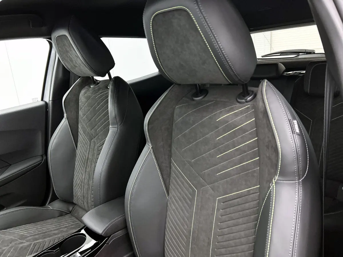 GT Hybrid 145 e-DSC6 | Navigatie | Elektrisch Verstelbare Bestuurderstoel | Camera Voor + Achter | Stoelverwarming | Dodehoekbewaking | Adaptieve Cruise Control | Apple CarPlay/Android Auto 