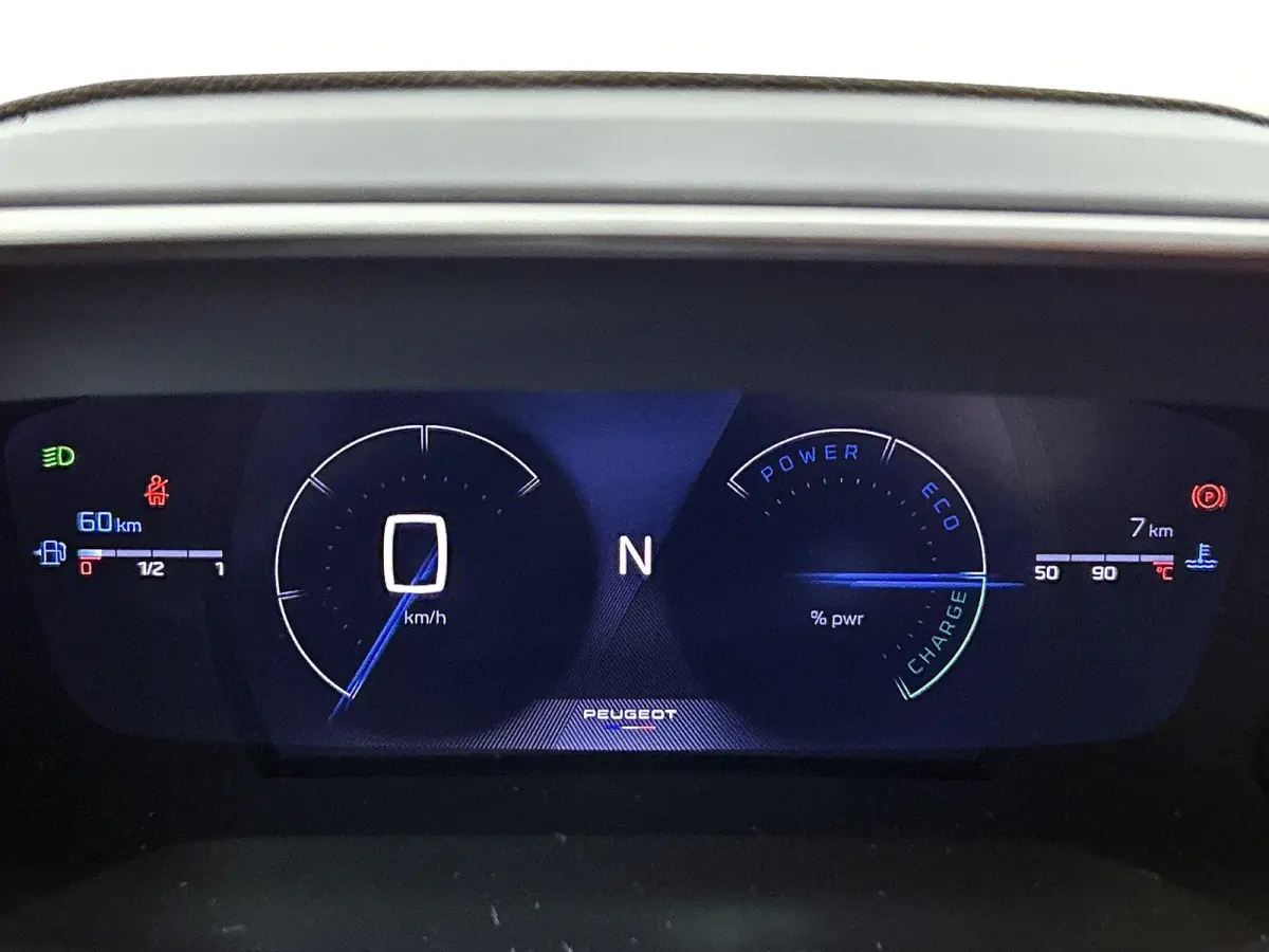 GT Hybrid 145 e-DSC6 | Navigatie | Elektrisch Verstelbare Bestuurderstoel | Camera Voor + Achter | Stoelverwarming | Dodehoekbewaking | Adaptieve Cruise Control | Apple CarPlay/Android Auto 