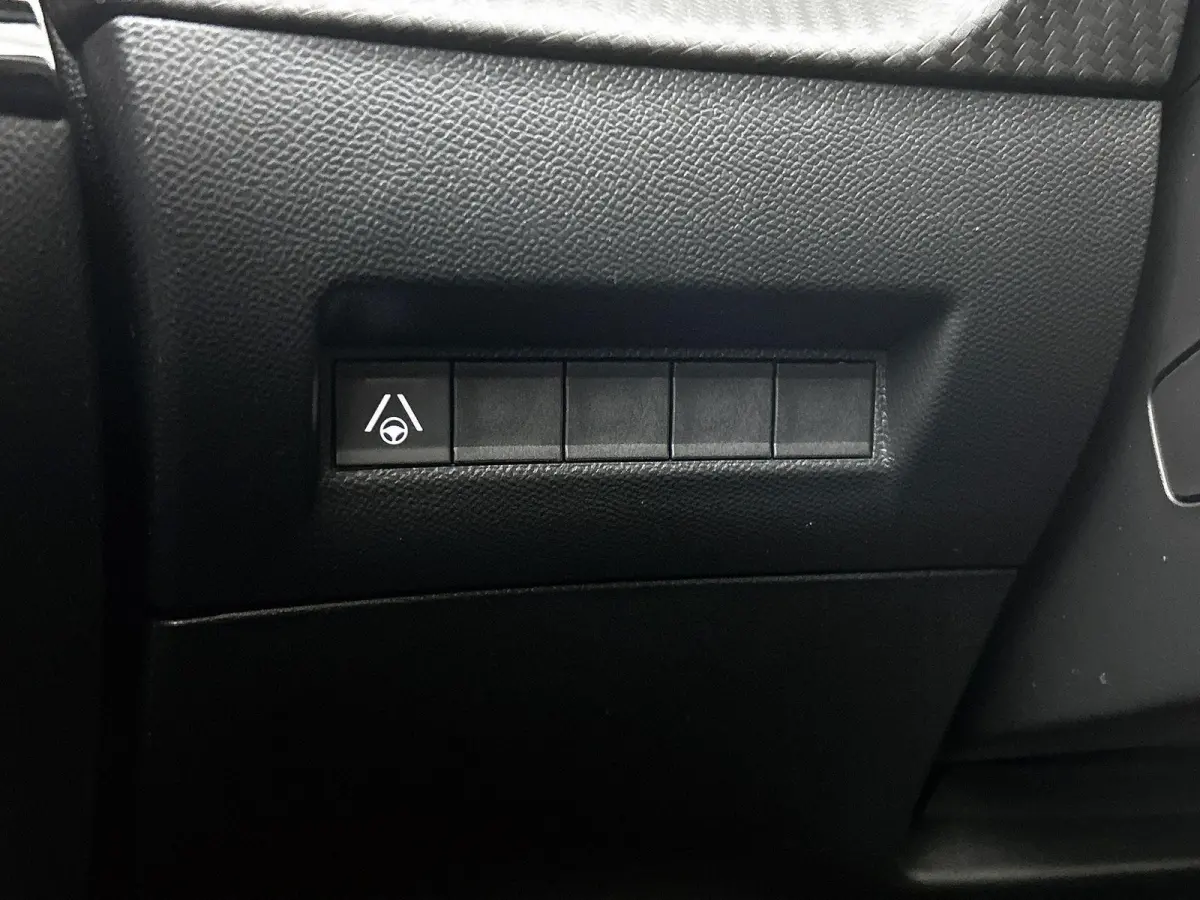 GT Hybrid 145 e-DSC6 | Navigatie | Elektrisch Verstelbare Bestuurderstoel | Camera Voor + Achter | Stoelverwarming | Dodehoekbewaking | Adaptieve Cruise Control | Apple CarPlay/Android Auto 