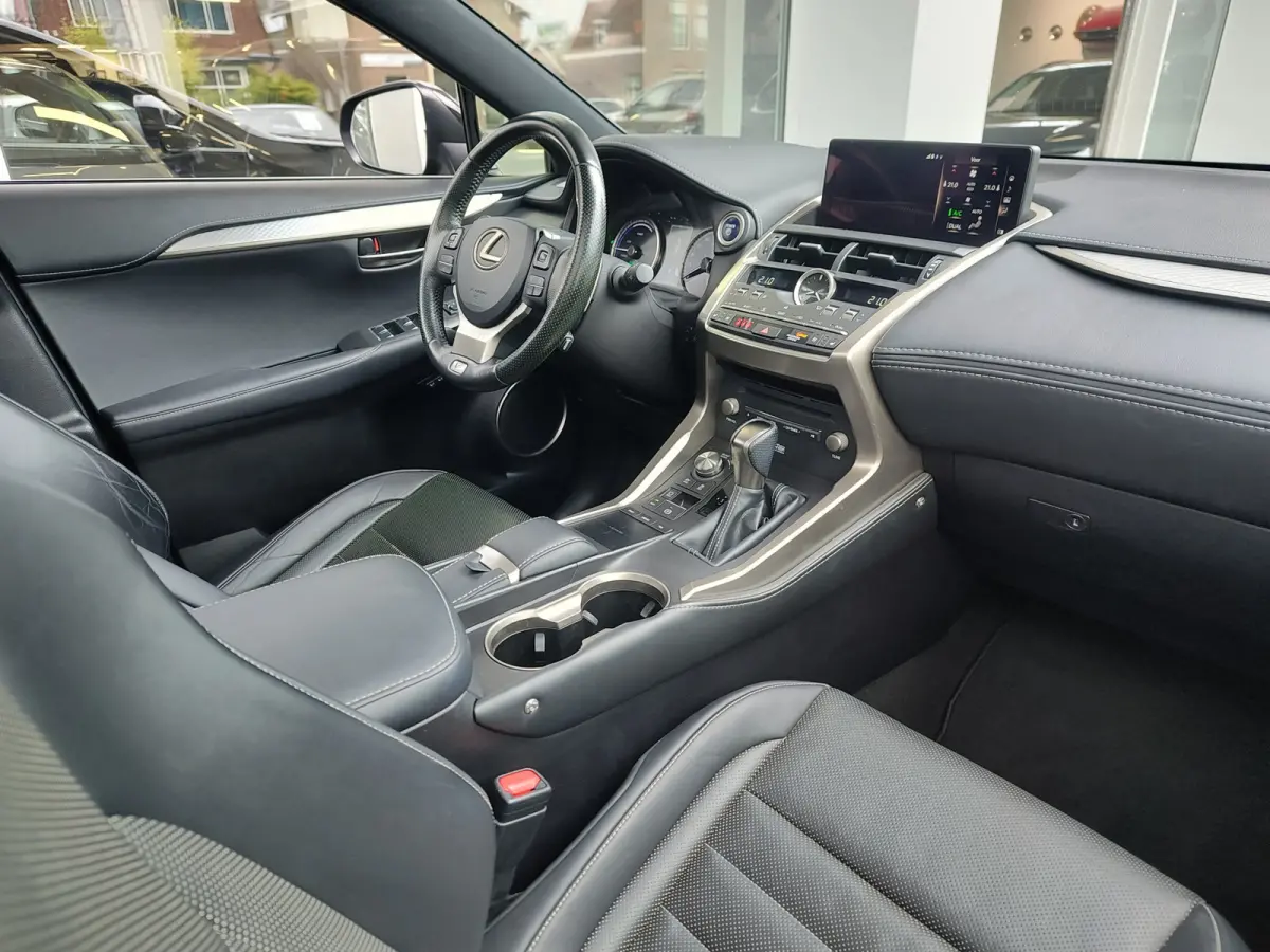 300h AWD F SPORT LINE AUTOMAAT REEDS RIJKLAAR! | Mark Levinson | Pano | Stoelventilatie