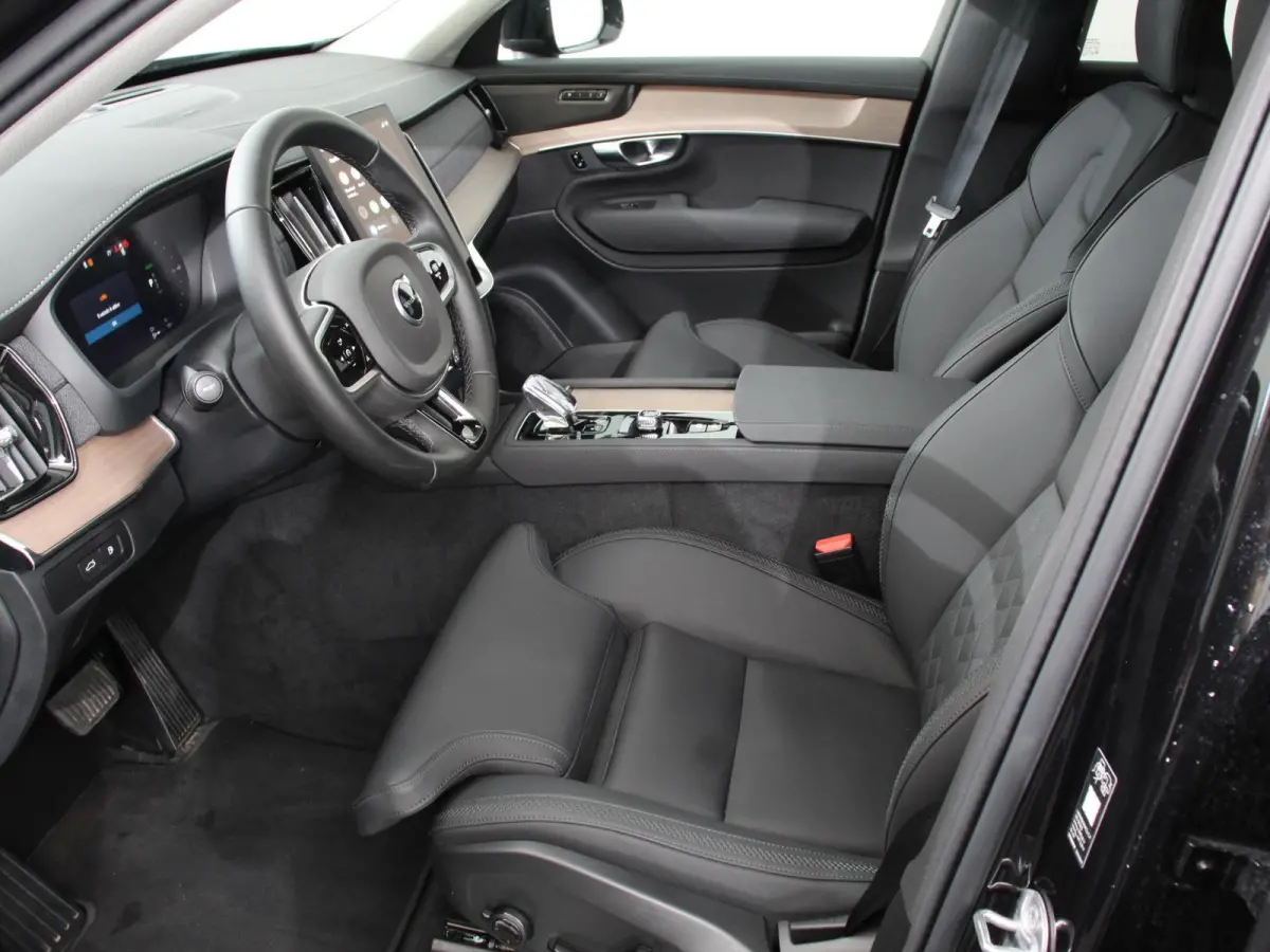 2.0 T8 Plug-in hybrid AWD Plus Dark 7 persoons DEMO Navigatie Apple Carplay/Android Auto 360 Camera Parkeersensoren Adaptive Cruise Control Full LED Stoel- en stuurverwarming Memory stoelen 