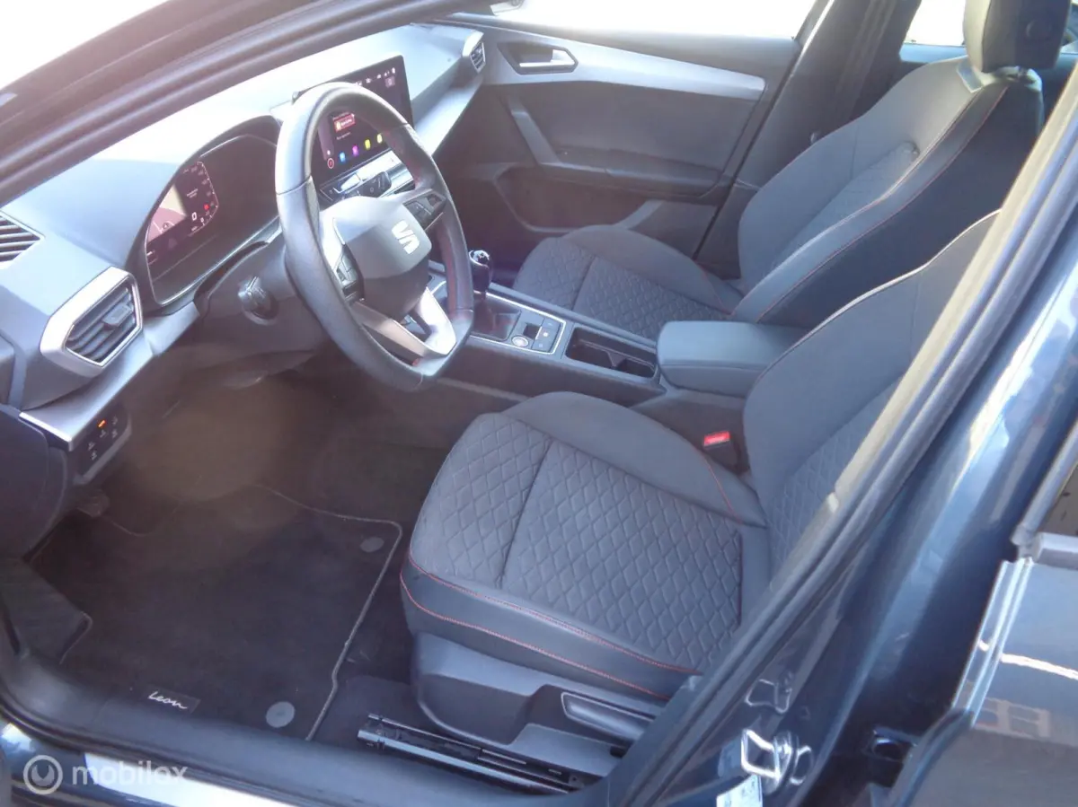 1.0 TSI FR 81kw Airco/LM velgen/FULL LED/Dig dash/Sfeer pak/Navigatie/Apple carplay/Zwarte hemel/PDC/1 st eig